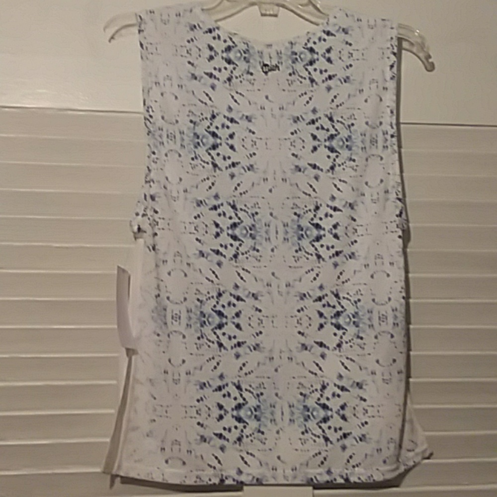 WITH White Tank - Picture 2 of 5